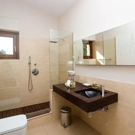 Sleeps 12 Pool Air Con Wifi Pollença