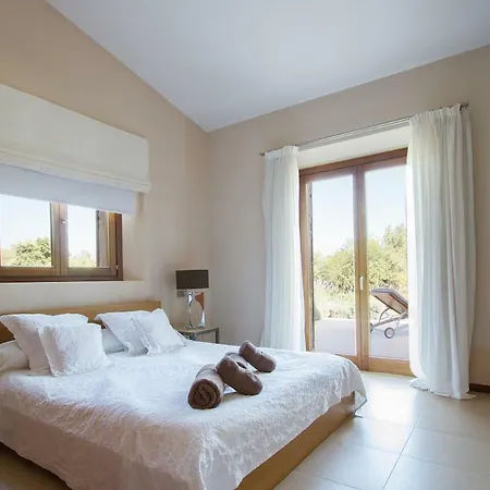 Villa Sleeps 12 Pool Air Con Wifi