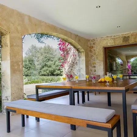 Sleeps 12 Pool Air Con Wifi